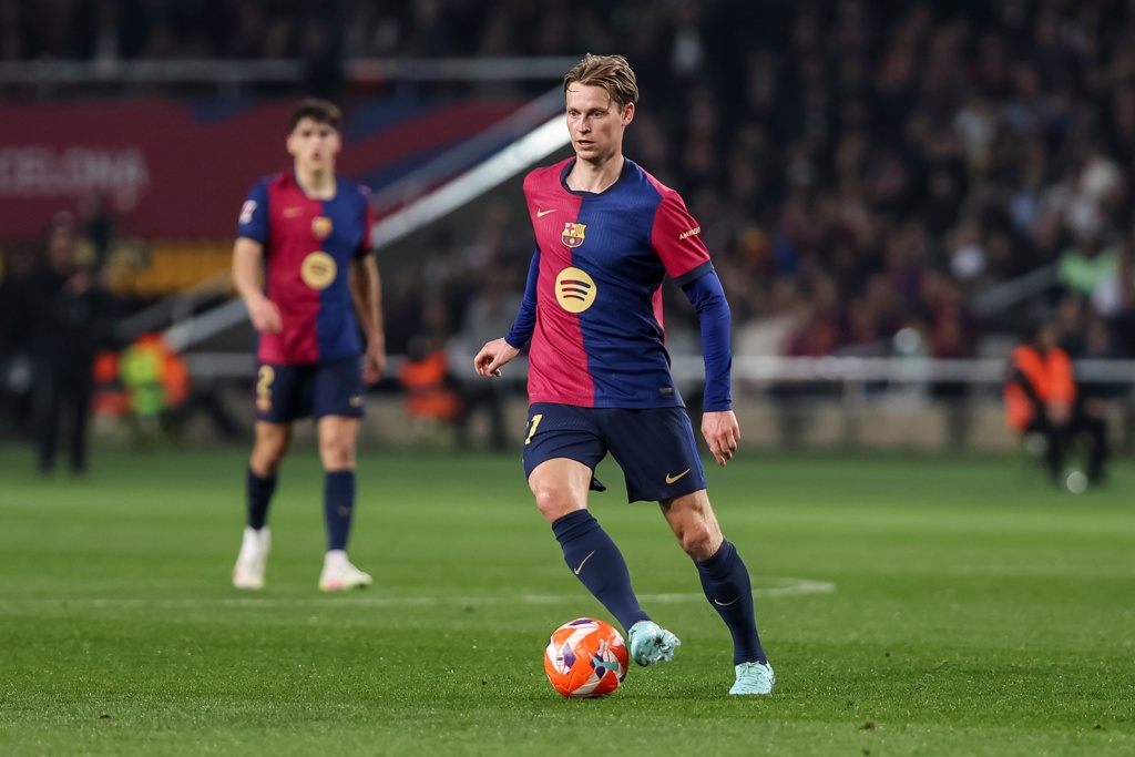 德科:希望巴萨赢得本赛季欧冠冠军,我们和德容续约不会有问题